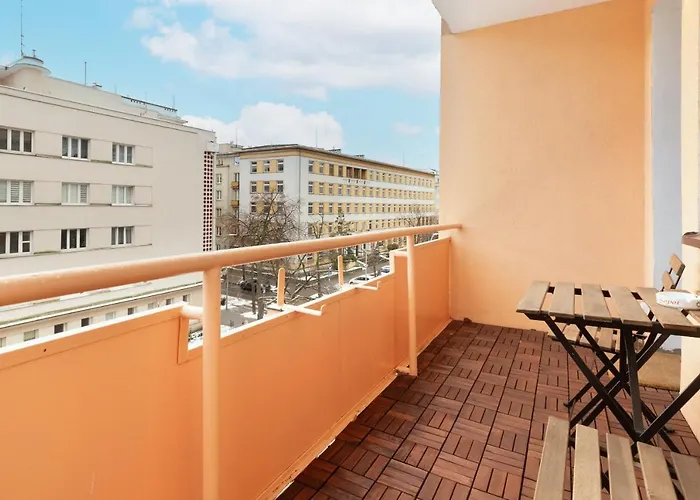 Cozy Pastel Two Bedroom Apartment In Central Gdynia By Noclegi Renters