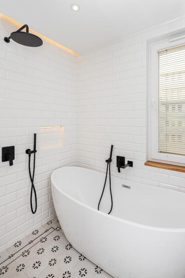Cozy Pastel Two Bedroom In By Renters